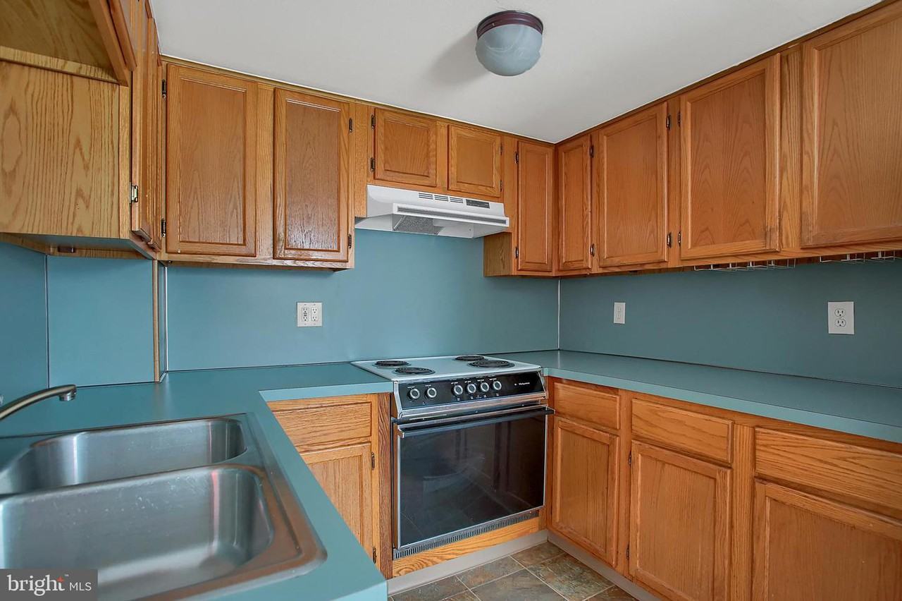 139 Herman Ave - Photo 3 of 15