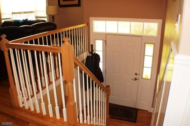 20 Crescent Dr S - Photo 2 of 22