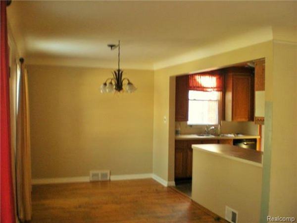 1420 Hollywood St - Photo 2 of 10
