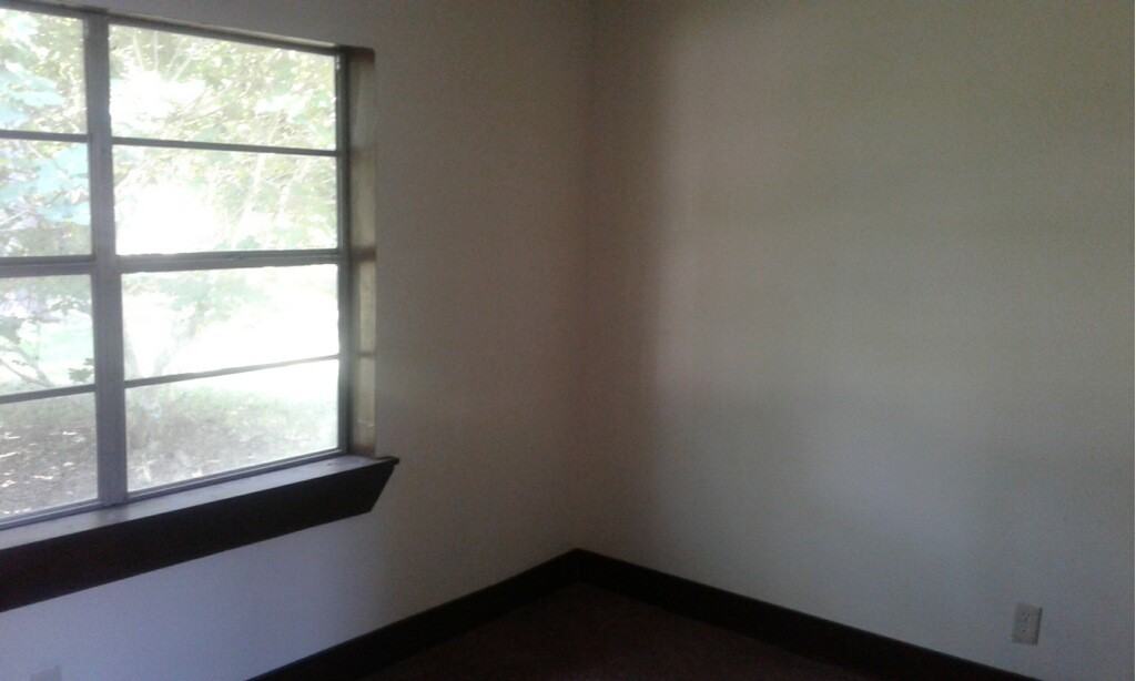 69 Jones St - Photo 2 of 4