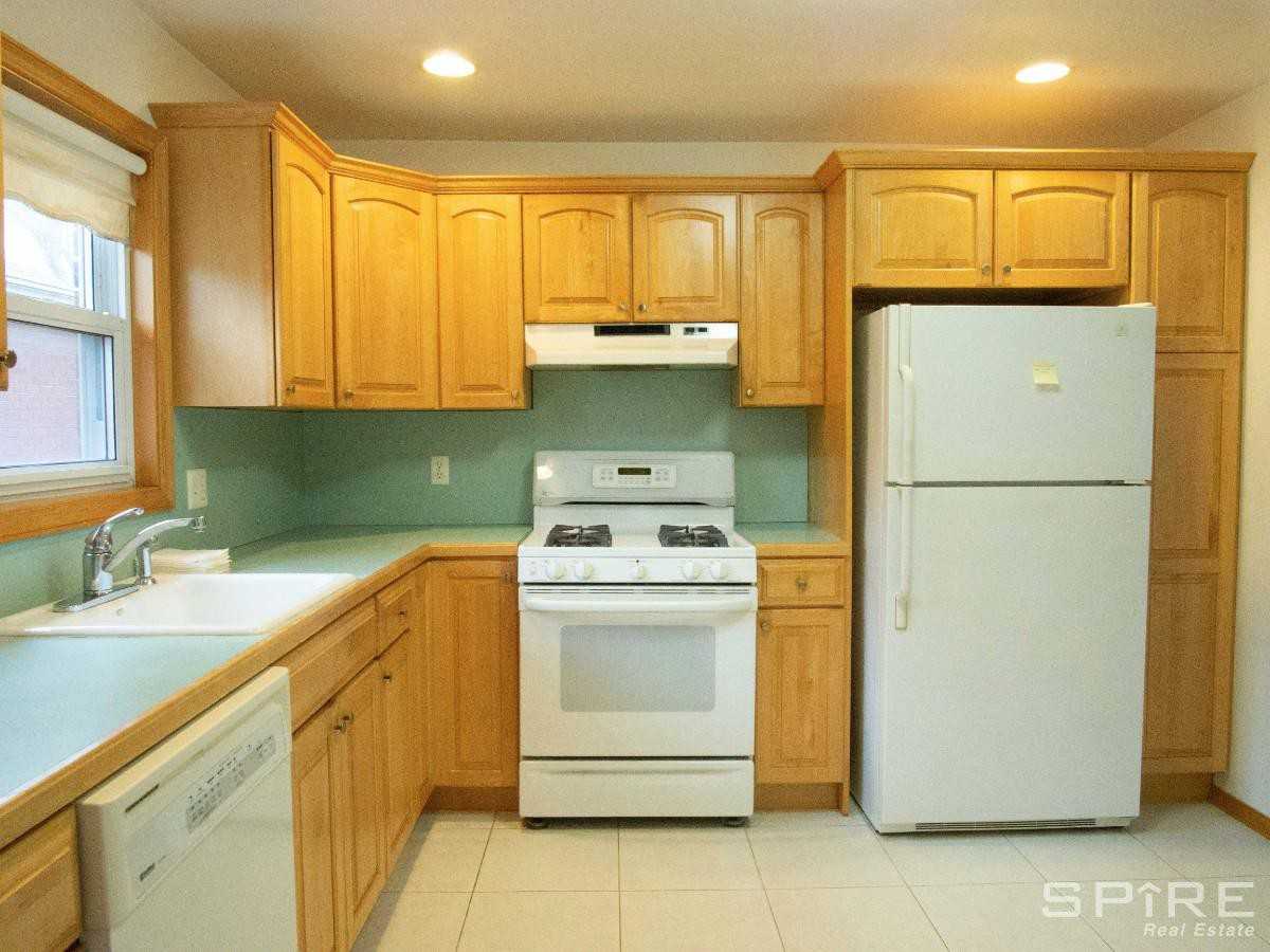 264 N Railroad Ave #1 - Photo 3 of 13