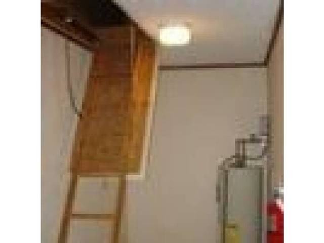 Oakwood Manor - Photo 2 of 8