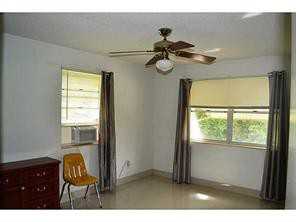 213 Southwest 5th Street - Photo 3 of 4