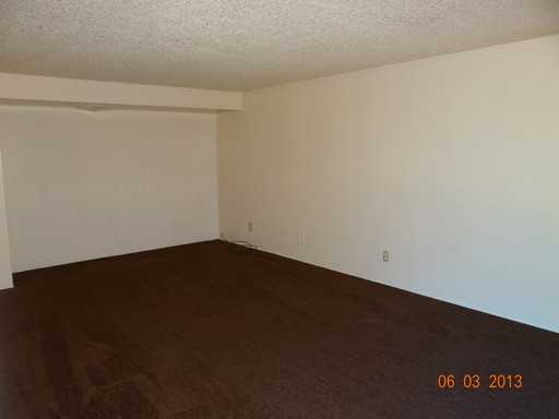 265 N Gateway Blvd #B - Photo 2 of 9