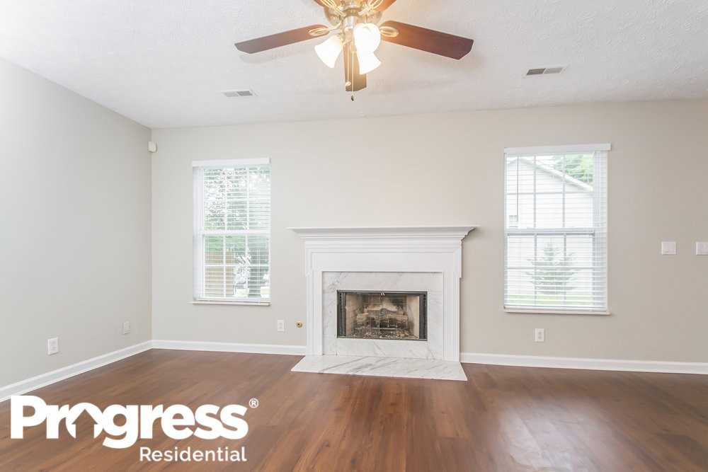 2073 Stanford Village Dr - Photo 3 of 15