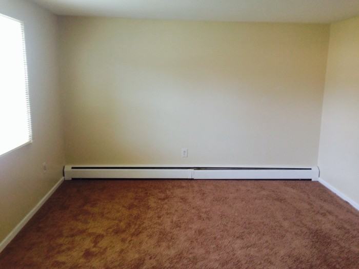 358-62 N Edwards Ave #2 - Photo 3 of 8