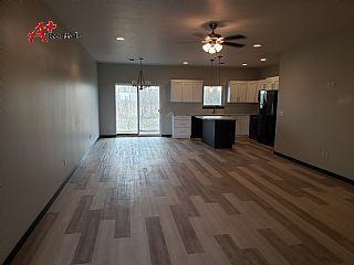 4513 S Dubuque Ave - Photo 2 of 15