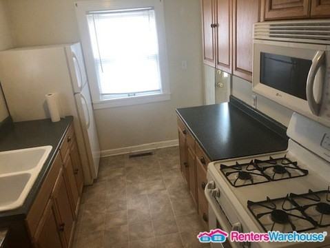2068 Reaney Ave E - Photo 2 of 13