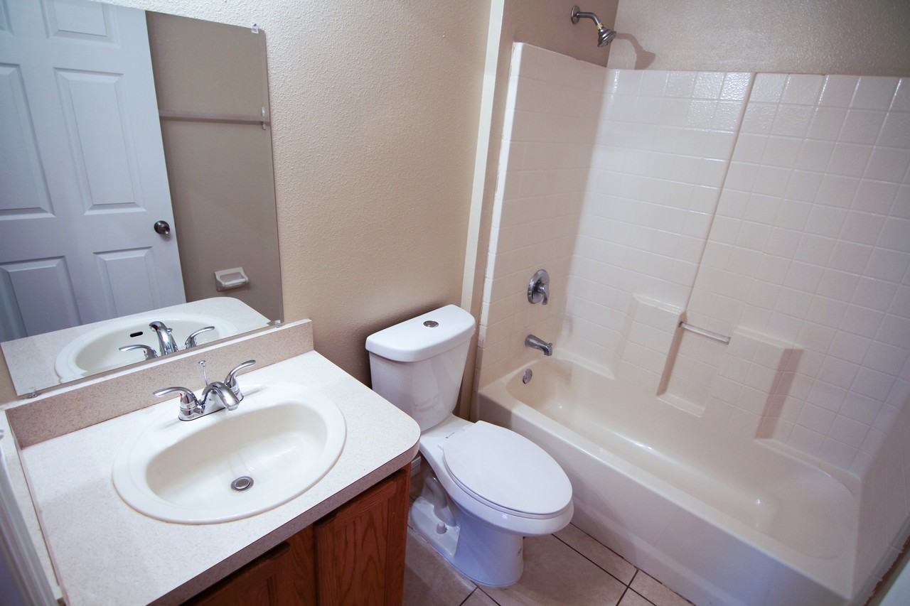 2960 Flynn St - Photo 2 of 4