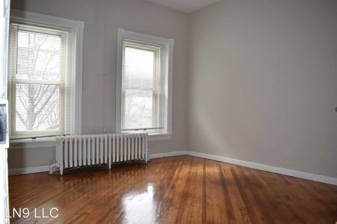 41-45 N 9th Street - Photo 3 of 8