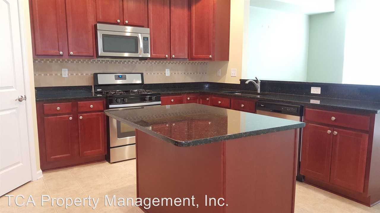 155 Hopewell Dr - Photo 3 of 43