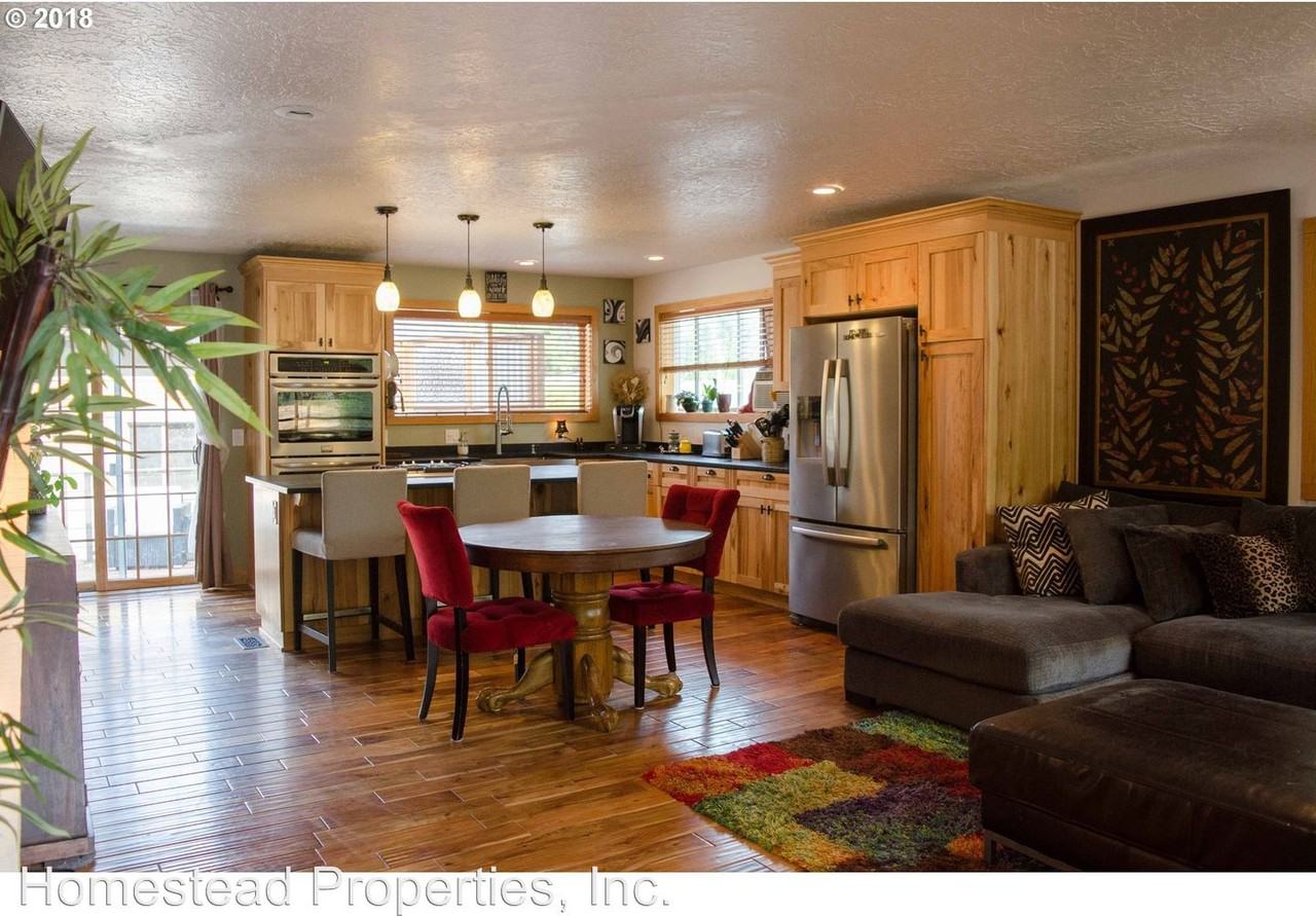 13321 SW 63rd Ave - Photo 2 of 12