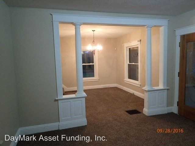 1116 E Broadway St - Photo 3 of 13