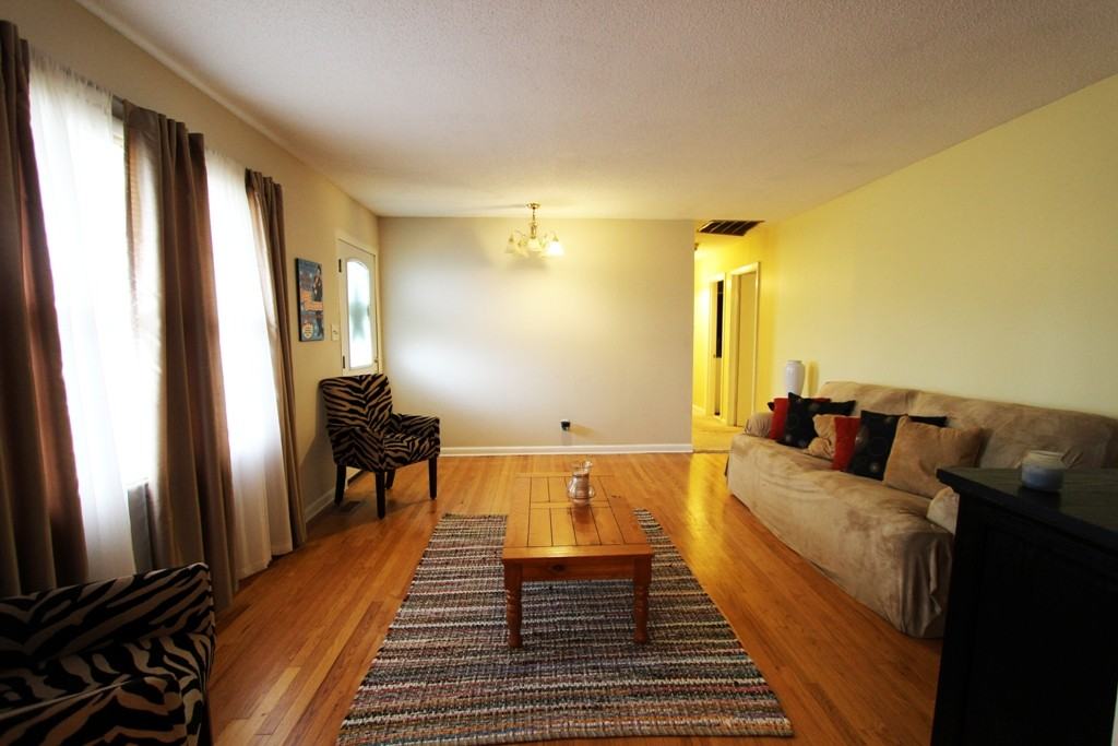 5224 Brookfield Rd - Photo 3 of 10