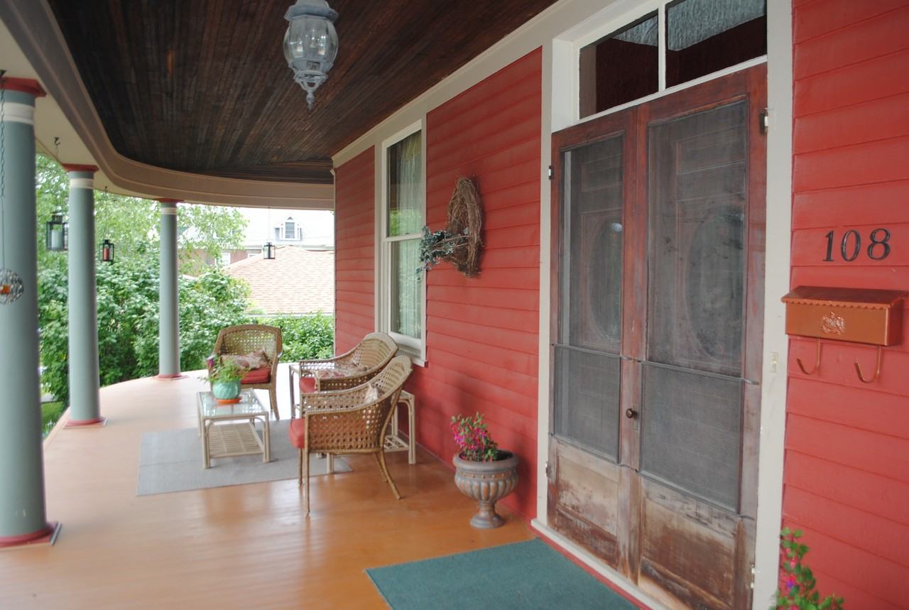 108 N 2nd St - Photo 3 of 27