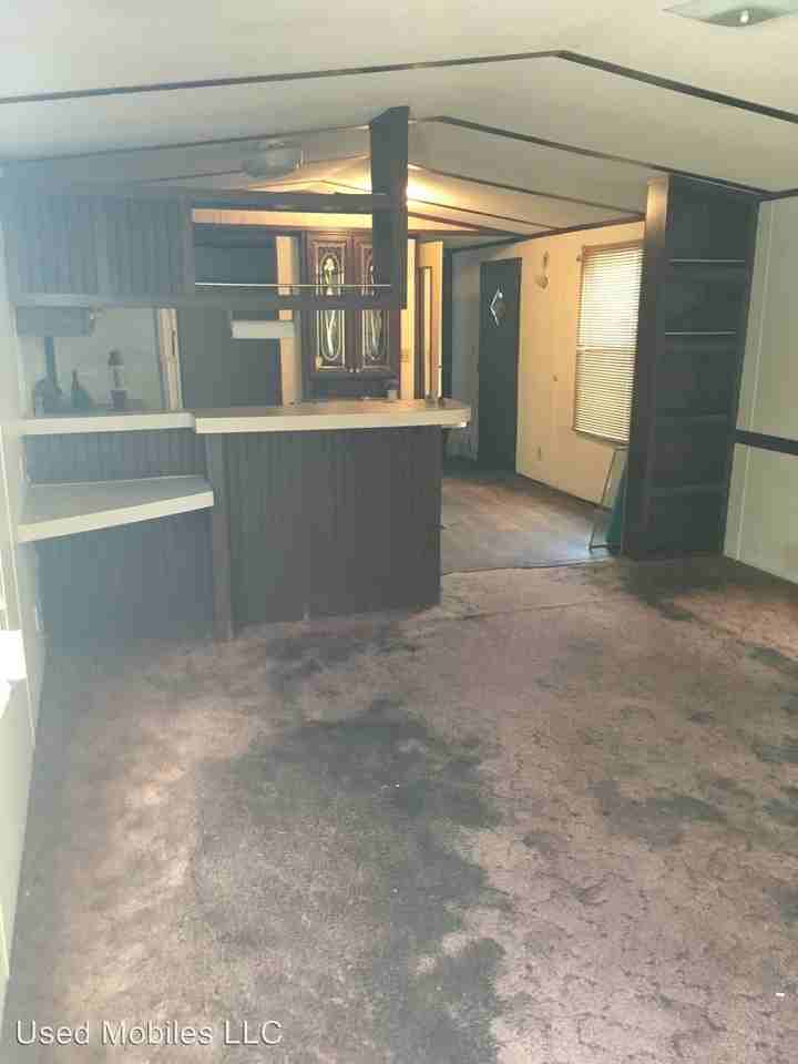 811 State Park Rd - Photo 2 of 5