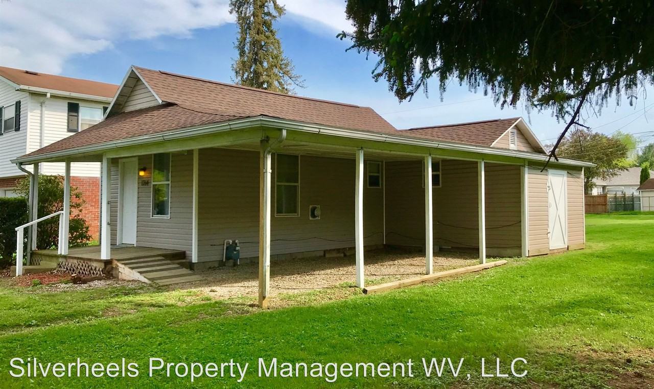 1214 11th St - Photo 3 of 11