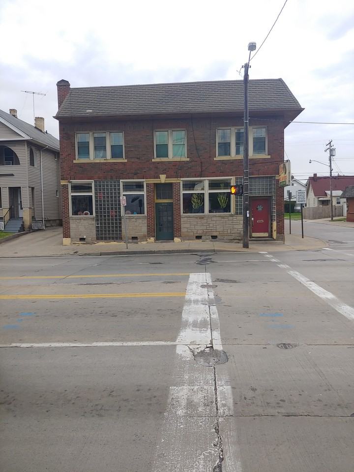 3456 W 117th St - Photo 2 of 38