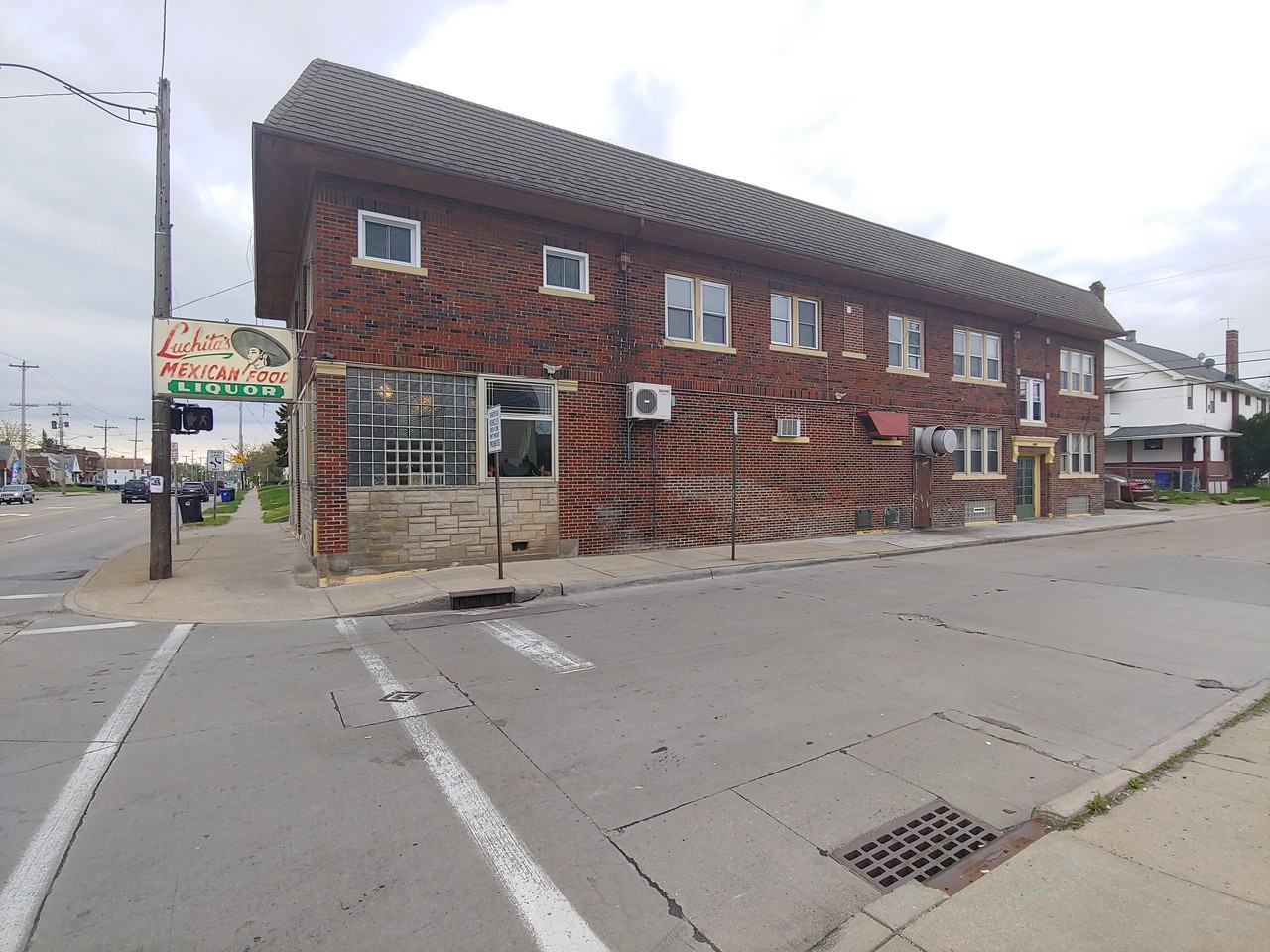 3456 W 117th St - Photo 3 of 38