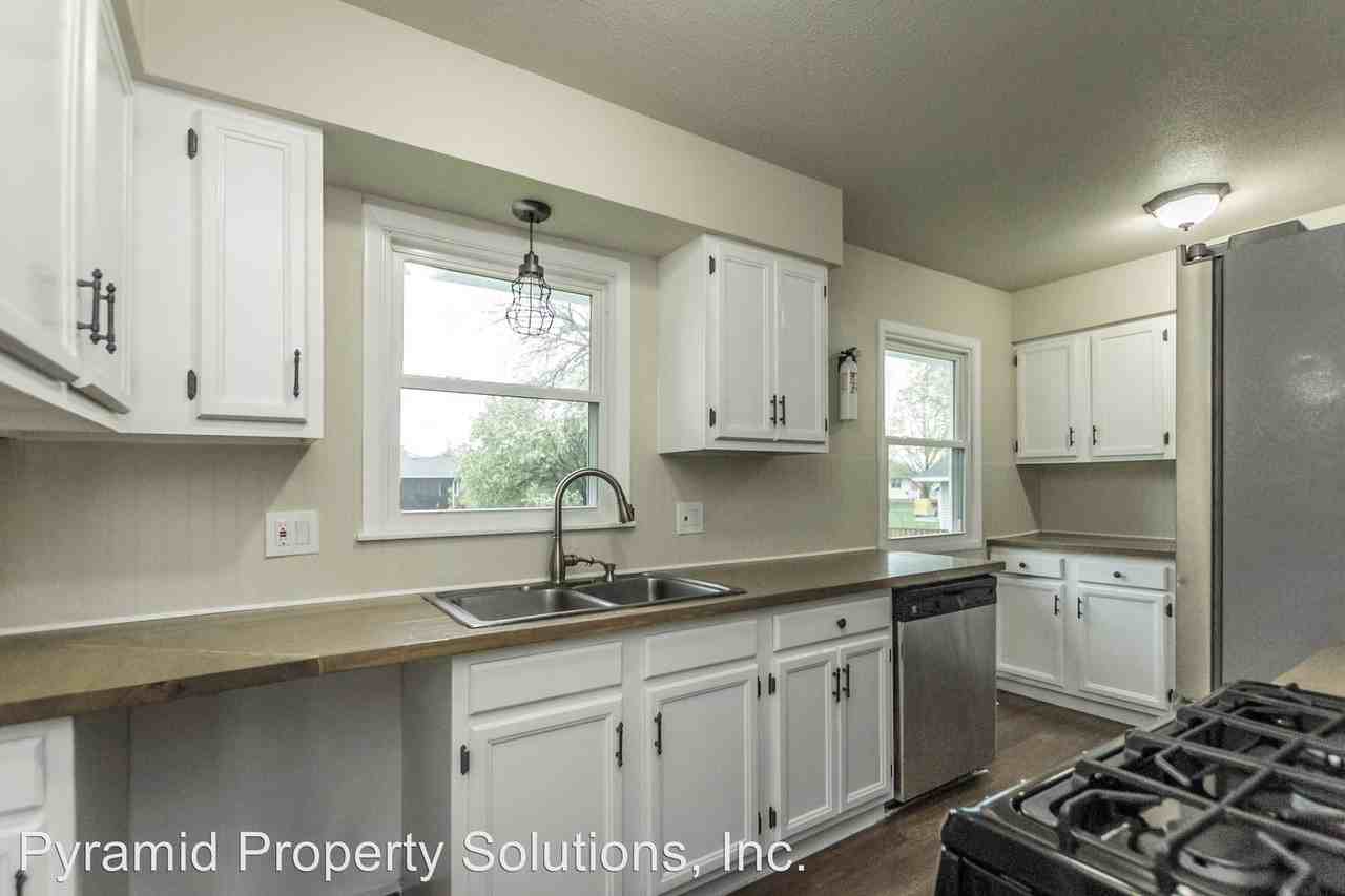 408 Space Ave SW - Photo 3 of 22