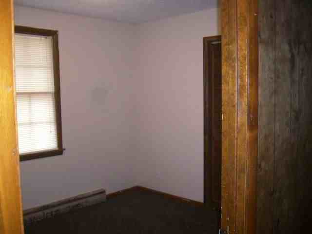 1151 Windsor Cir - Photo 2 of 8