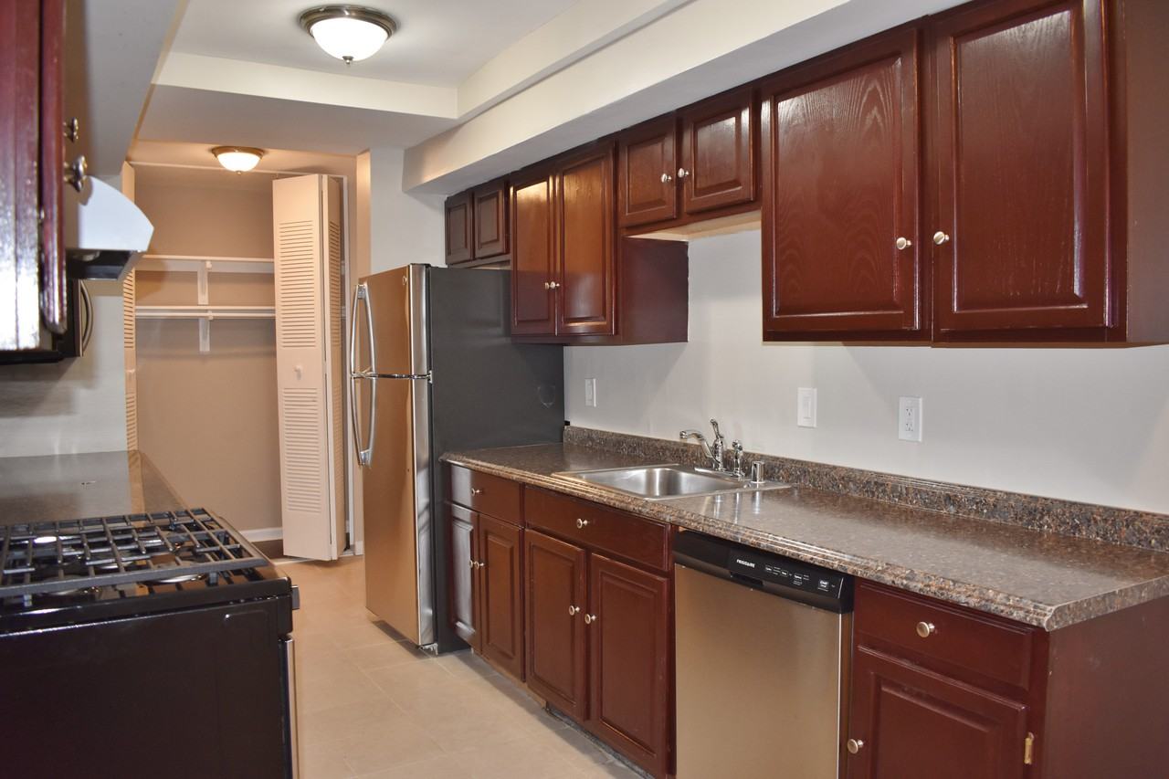 10246 Prince Pl #T4 - Photo 4 of 16