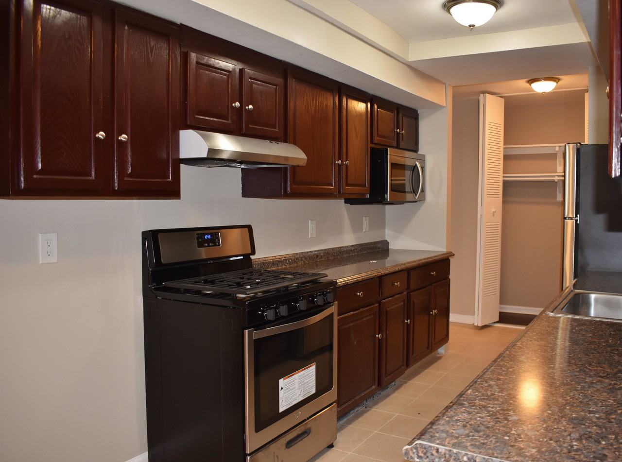 10246 Prince Pl #T4 - Photo 5 of 16