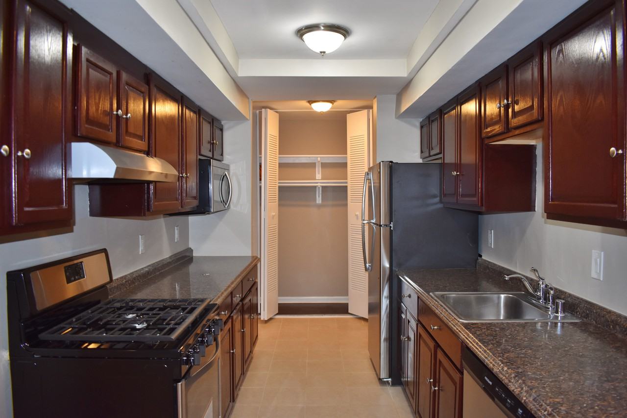 10246 Prince Pl #T4 - Photo 2 of 16