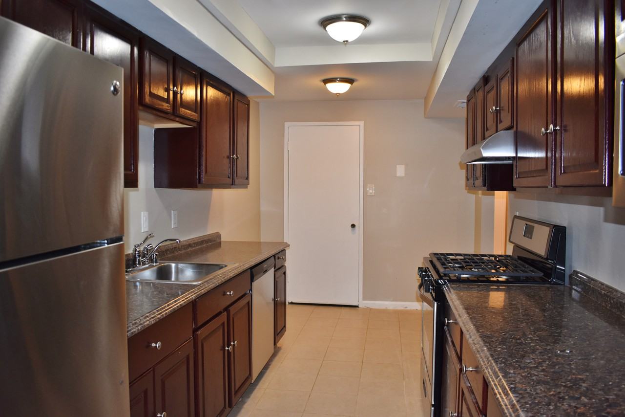 10246 Prince Pl #T4 - Photo 3 of 16
