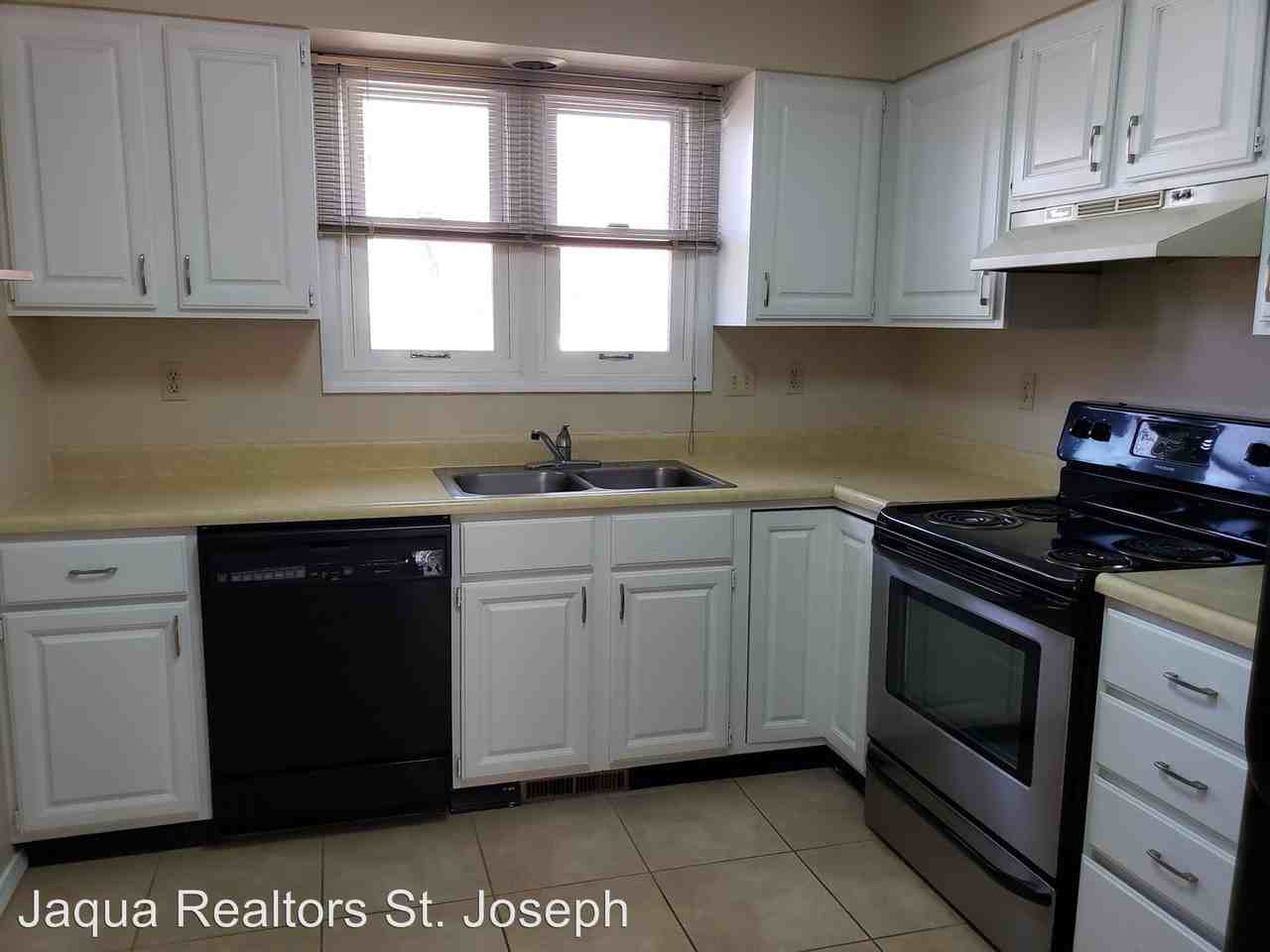 2541 Bristol Terrace - Photo 2 of 8