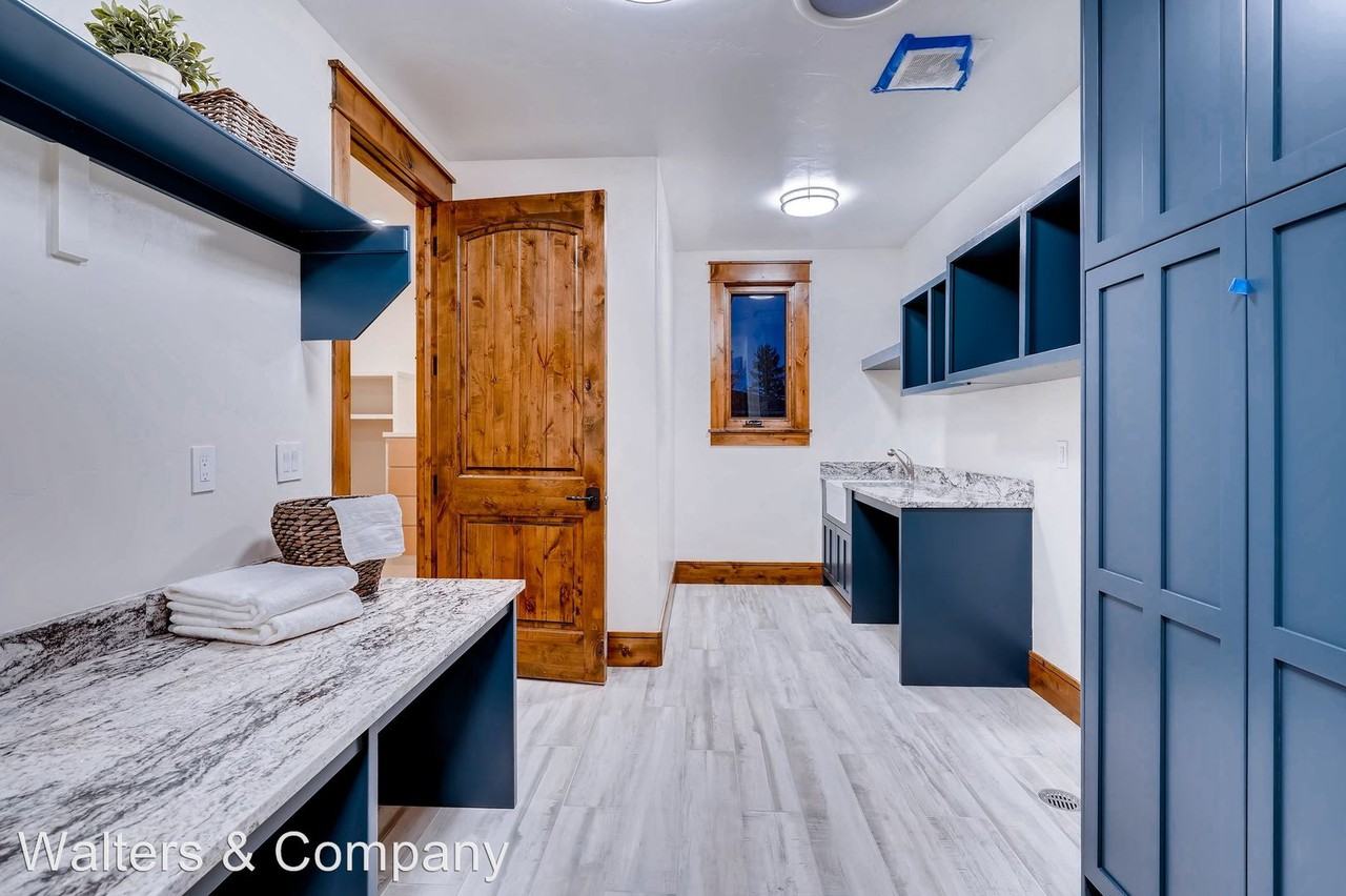 4995 Larkspur Dr - Photo 3 of 29