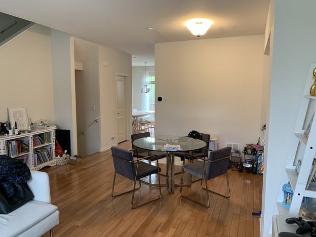 2493 Waterbury Ln - Photo 3 of 10