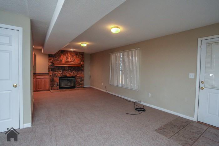 110 Hillcrest Ct - Photo 3 of 50