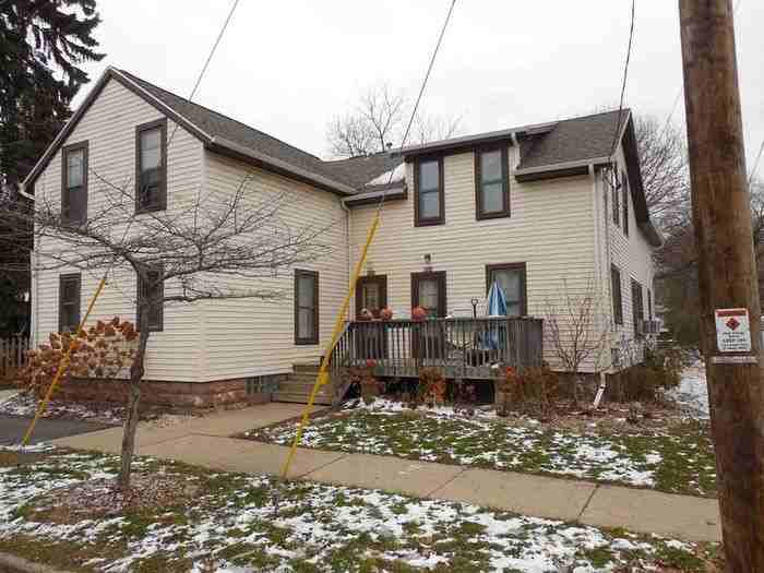 914 N Durkee St - Photo 2 of 10