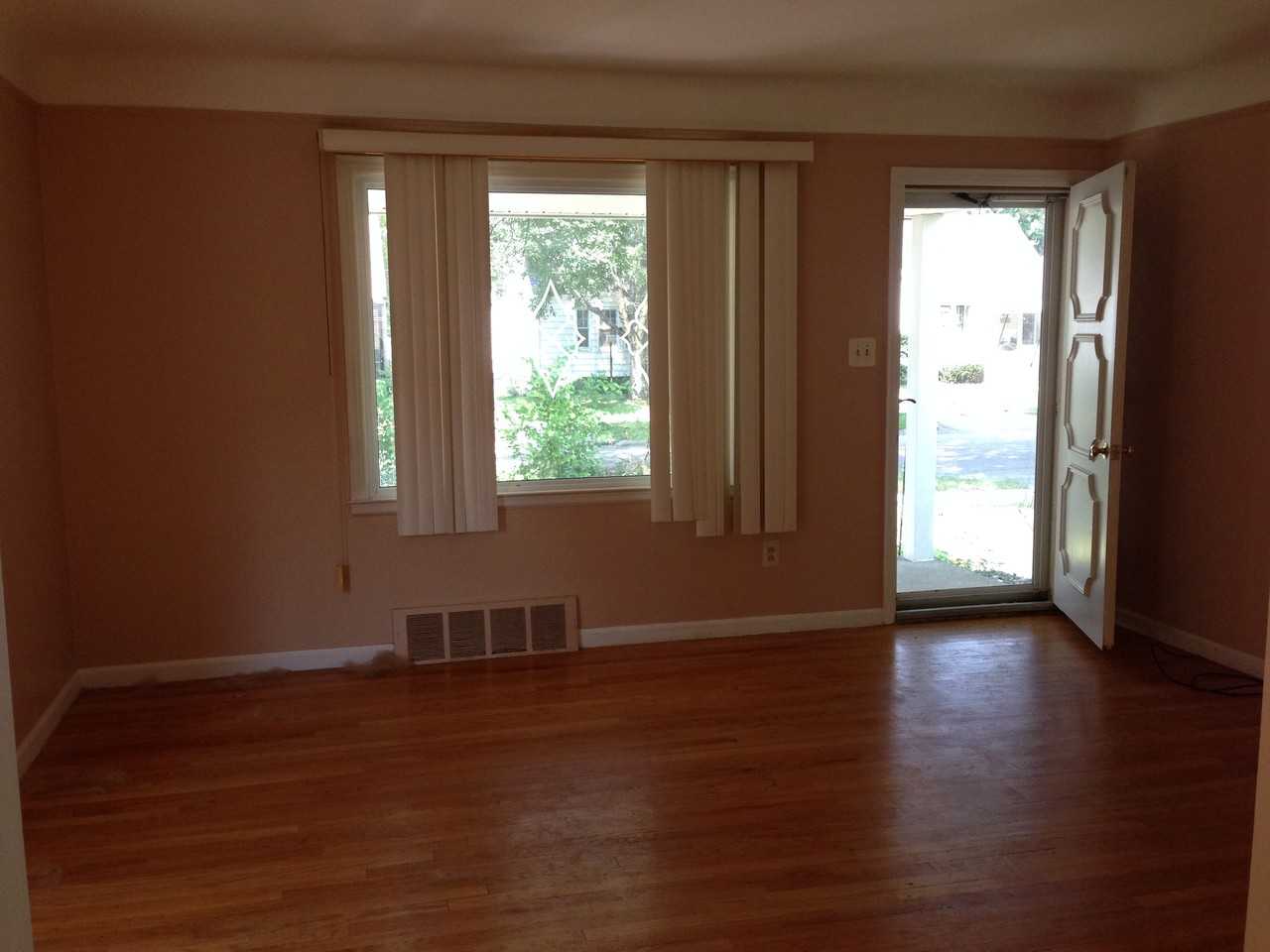 9932 Tecumseh - Photo 2 of 9