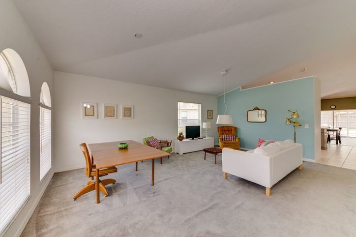 4902 Ayrshire Dr - Photo 2 of 29