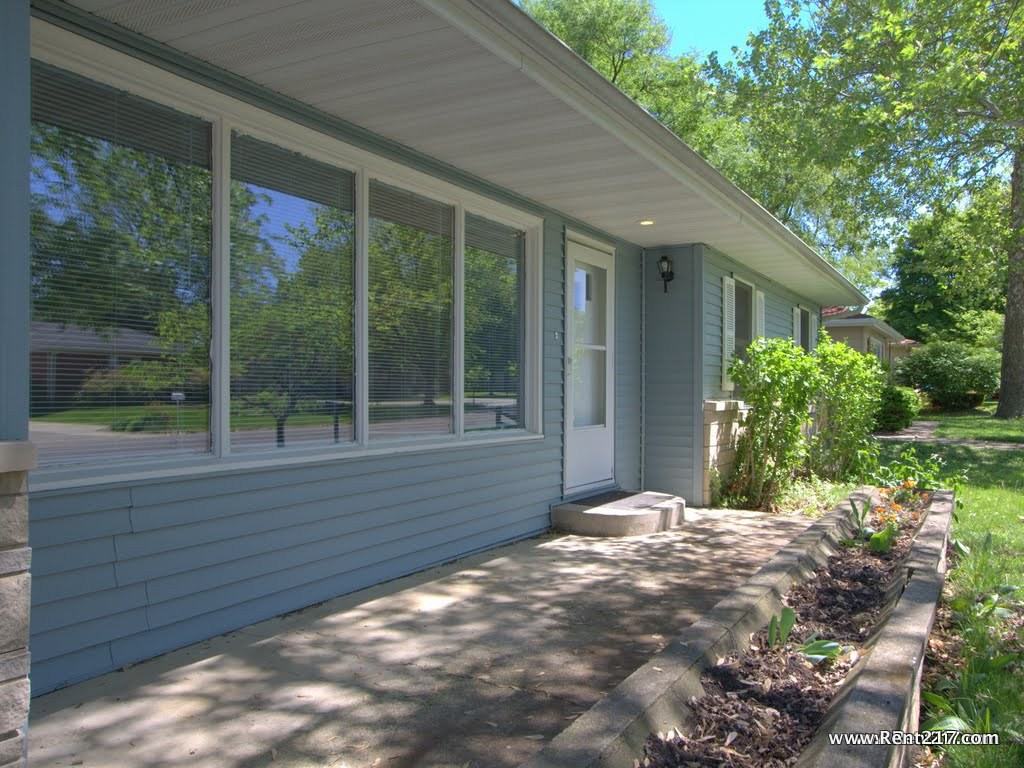 710 Breen Drive - Photo 3 of 25