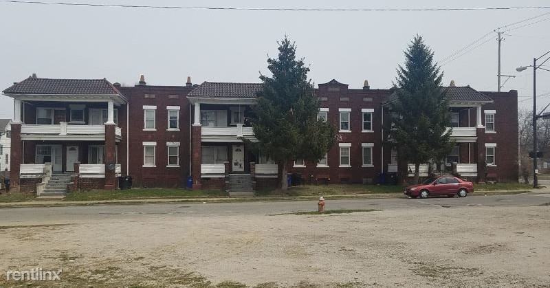 563 E 118 - Photo 2 of 12