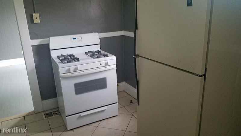 563 E 118 - Photo 3 of 12