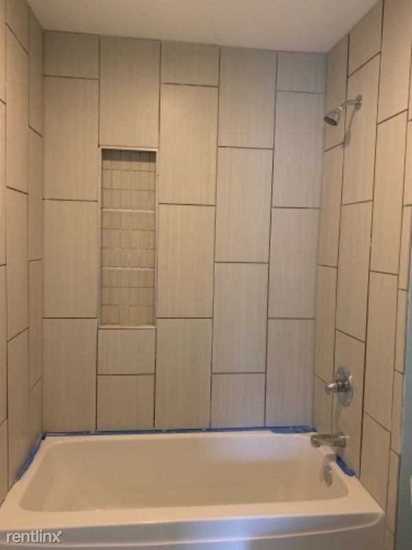 621 33rd St NE - Photo 3 of 9