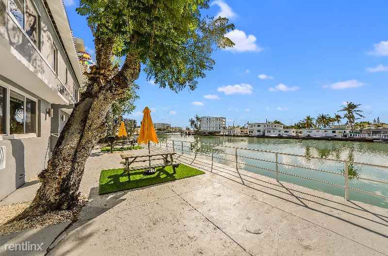 8260 Byron Ave. - Photo 2 of 14