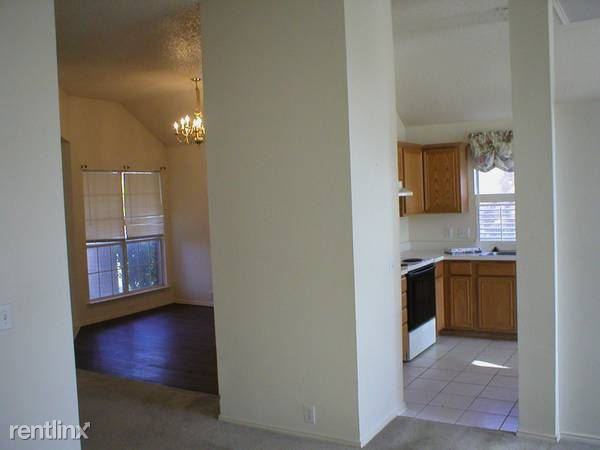2610 Wandering Oak Dr - Photo 2 of 12