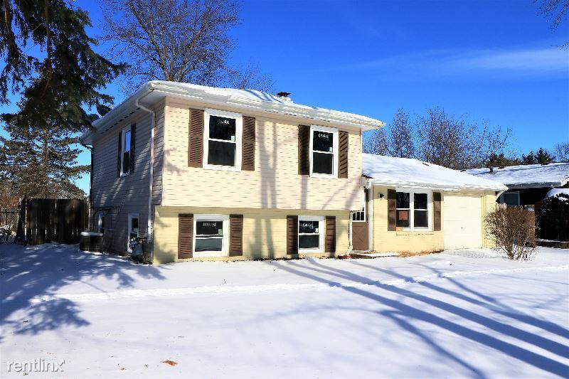 743 Richard St - Photo 2 of 33