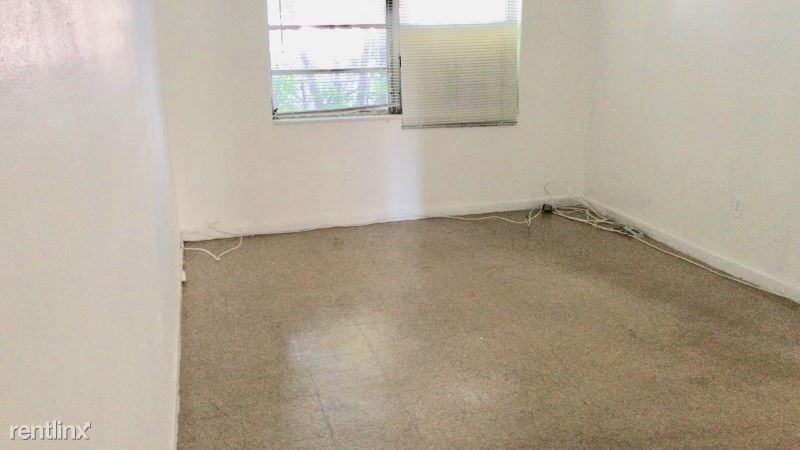 13990 NE 20 ct 1 - Photo 3 of 10