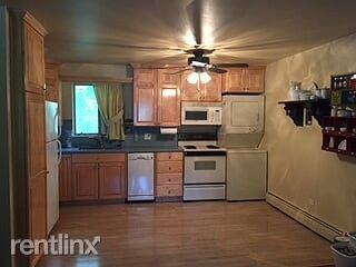 200 E Myrtle St 5 - Photo 2 of 12