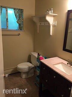 200 E Myrtle St 5 - Photo 3 of 12