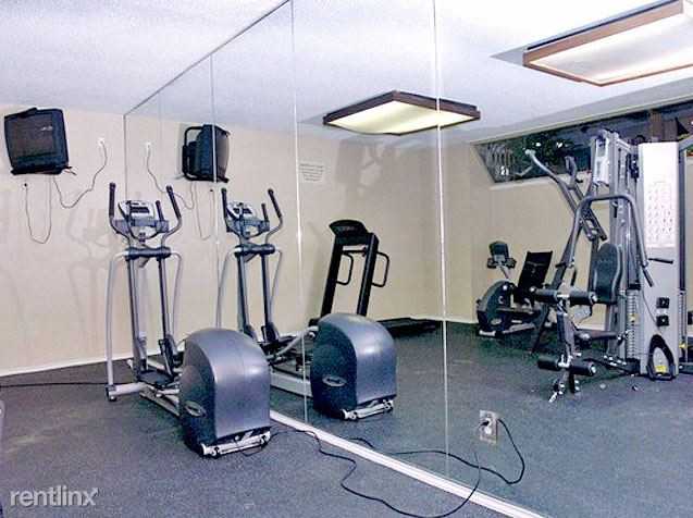 1900 Estrada Pkwy, Irving, TX 75061 - Photo 3 of 4