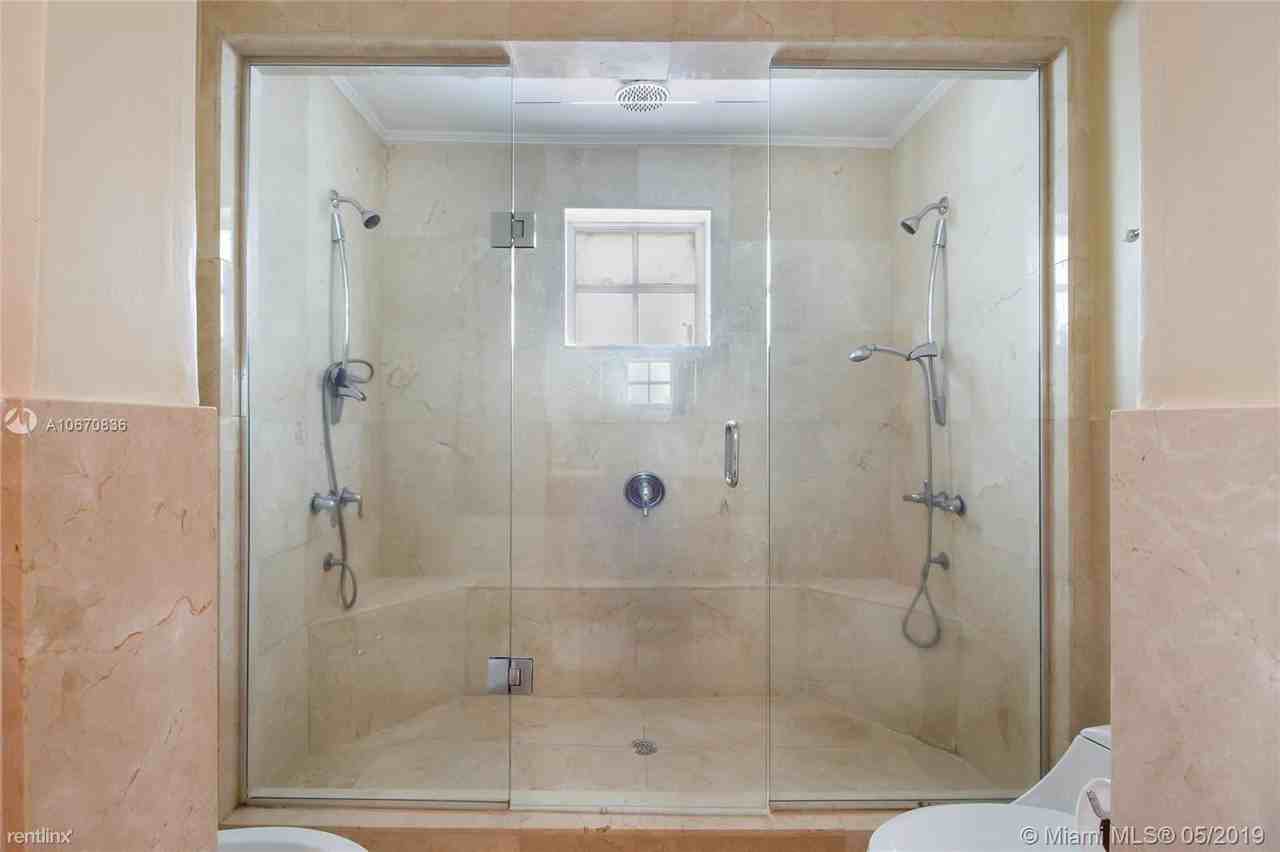 730 SW 80th St - Photo 2 of 4