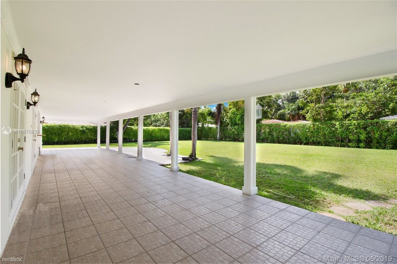 730 SW 80th St - Photo 3 of 4