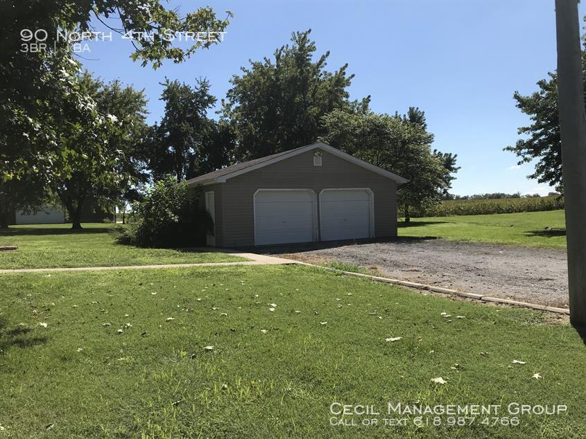 90 4th St - Photo 3 of 19